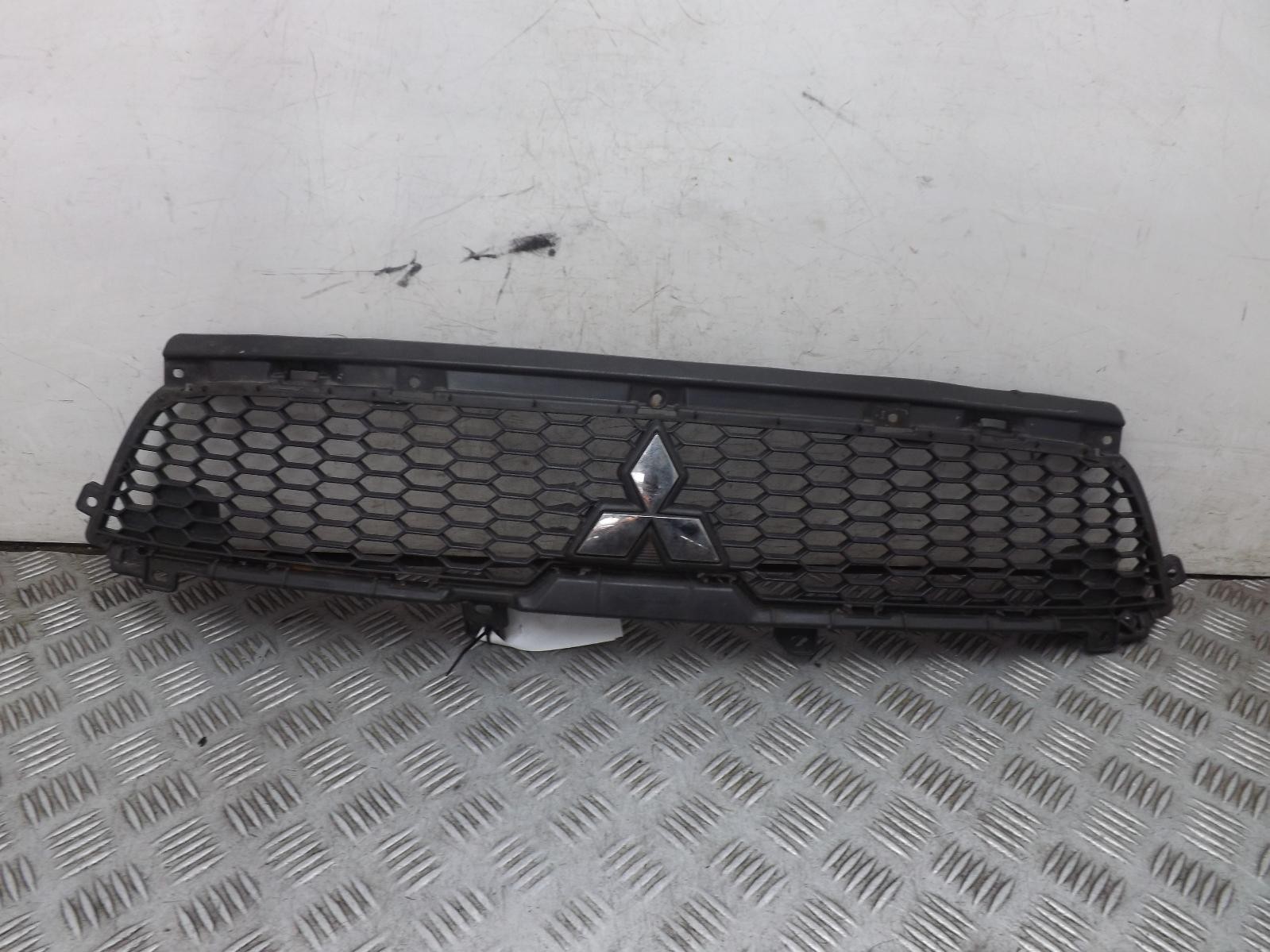Mitsubishi Outlander Bumper Grille 6402A198 Mk2 2010-2013H
