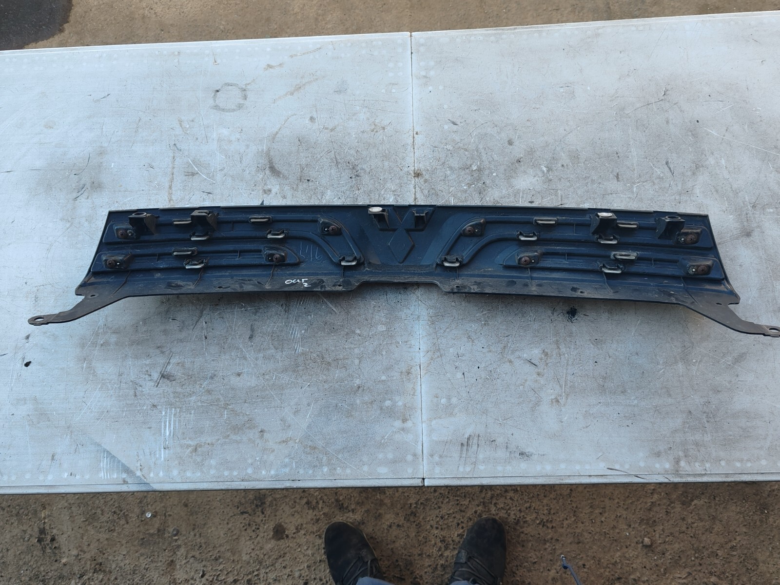 MITSUBISHI OUTLANDER 2013 MK3 FRONT BUMPER GRILL GRILLE 7405A743 - Image 4