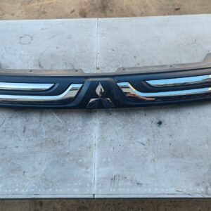 MITSUBISHI OUTLANDER 2013 MK3 FRONT BUMPER GRILL GRILLE 7405A743