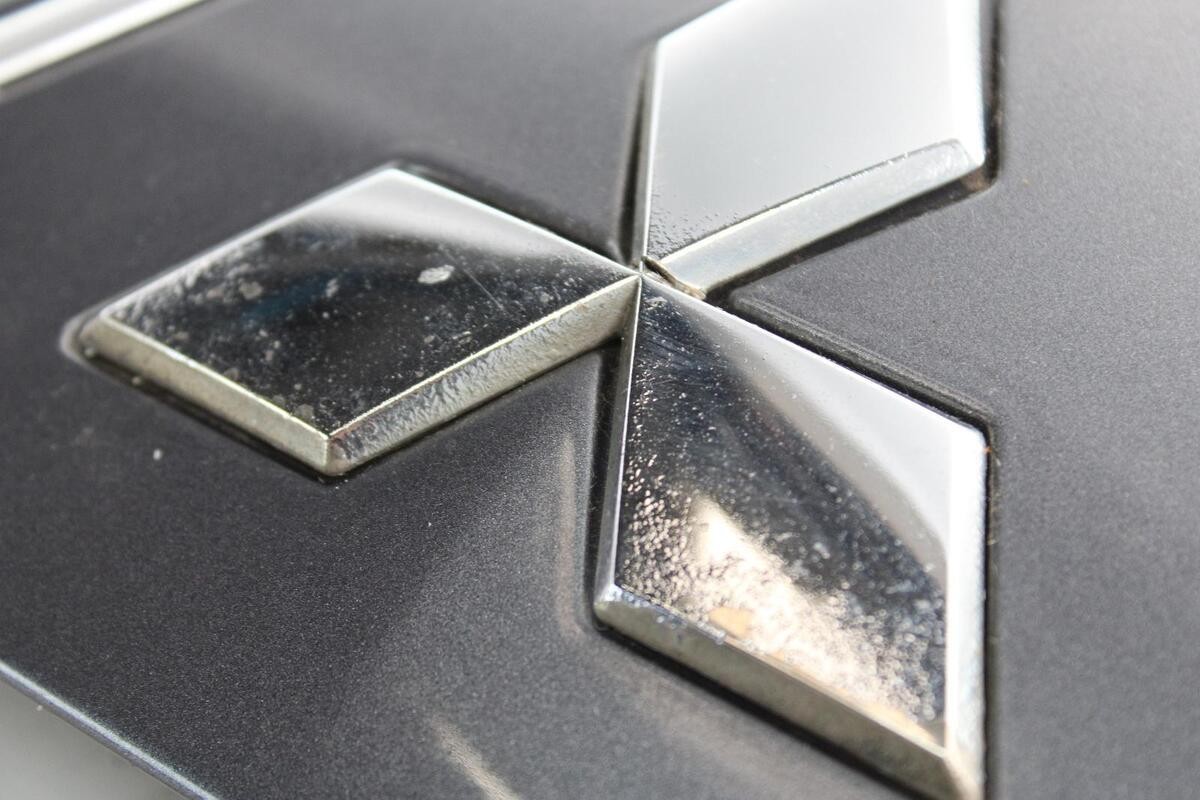 MITSUBISHI OUTLANDER GRILLE 2007-2010 02009923 - Image 3