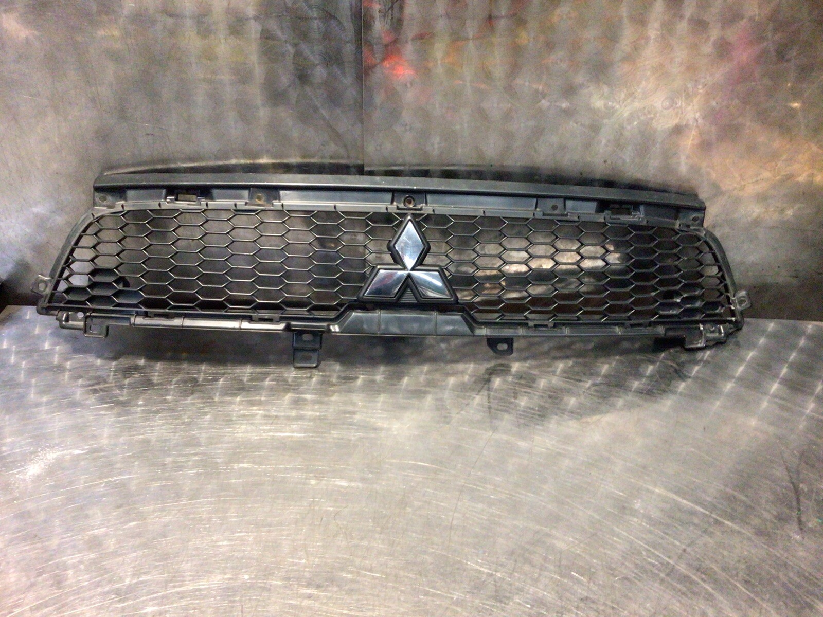 2010-2013 MITSUBISHI OUTLANDER MK2 FRONT BUMPER GRILL 6402A198