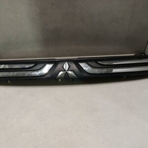 Mitsubishi Outlander 2014 Front grill 7405A743 EEO9393