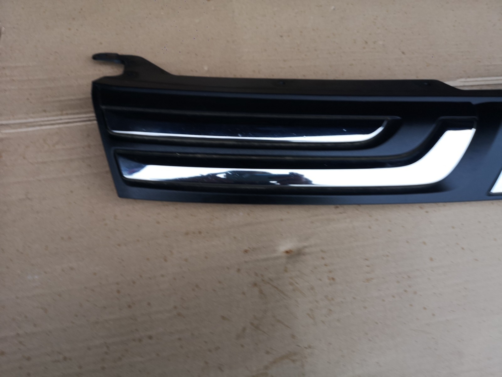 MITSUBISHI OUTLANDER 2.3 DiD 2013 MK3 FRONT BUMPER GRILL 7405A743 - Image 5