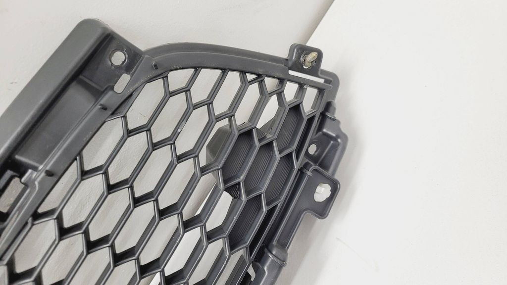 Mitsubishi Outlander 2010 Front bumper upper radiator grill 6402A198 SPS7914 - Image 6