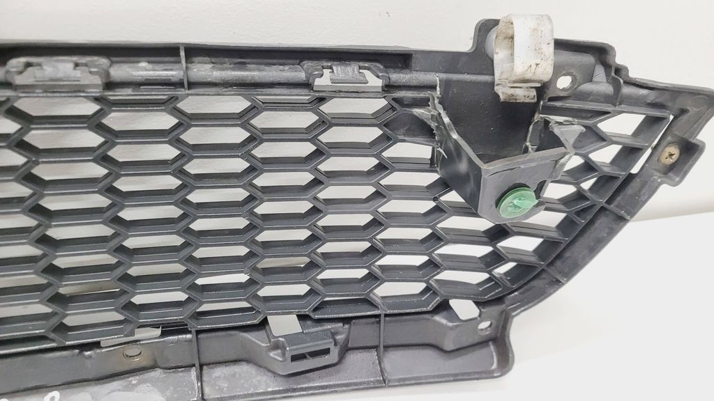 Mitsubishi Outlander 2010 Front bumper upper radiator grill 6402A198 SPS7914 - Image 10