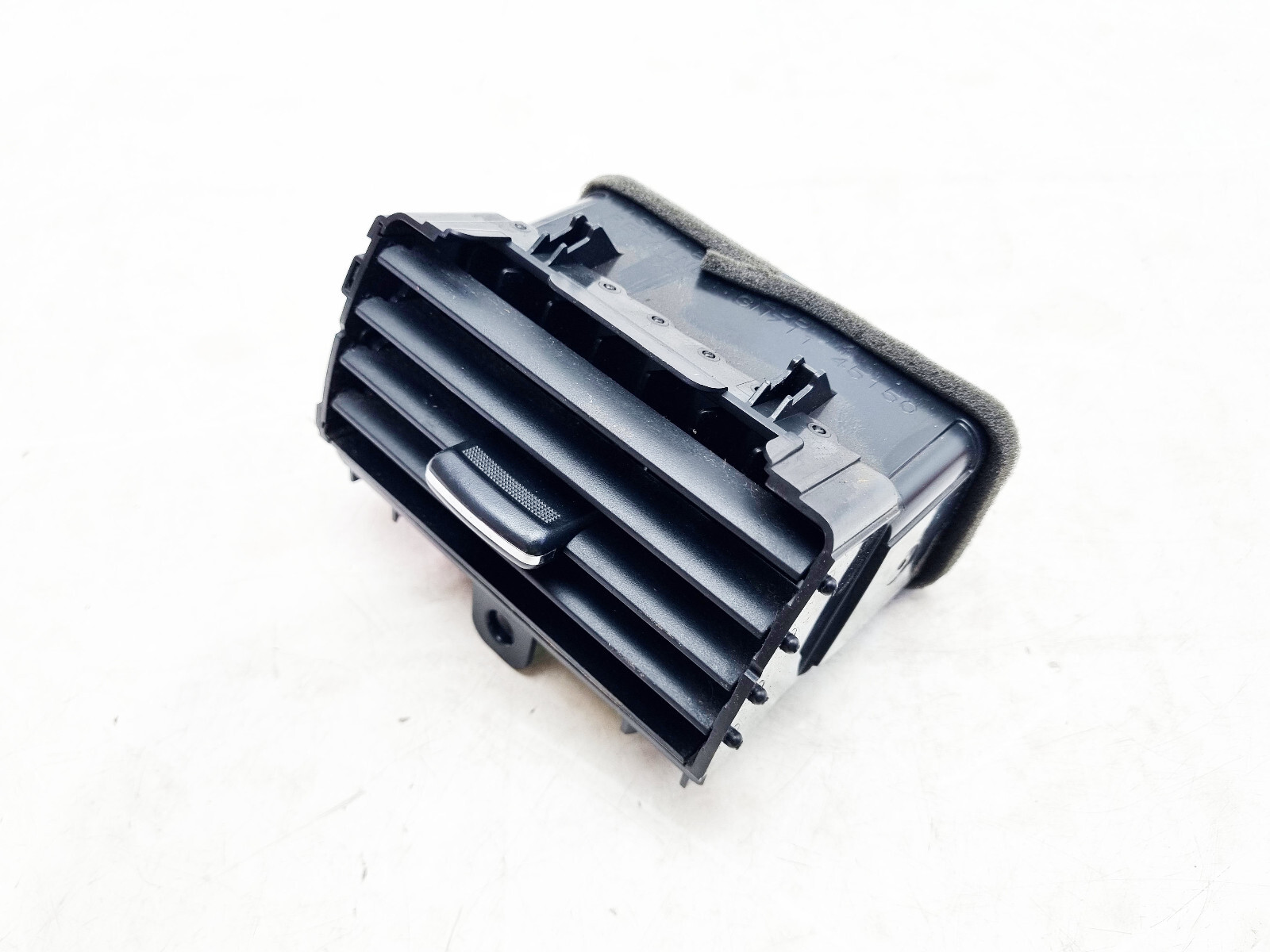 MITSUBISHI OUTLANDER MK3 DASHBOARD AIR VENT GRILLE LEFT PASSENGER SIDE 2013 - Image 3