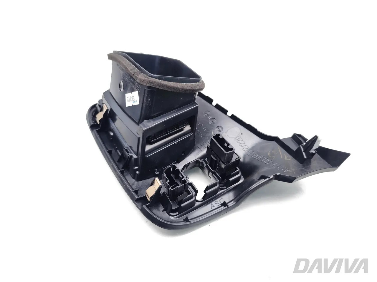 Mitsubishi Outlander Dashboard Side Air Vent Grill Front Right 2018 SUV 4/5dr - Image 4