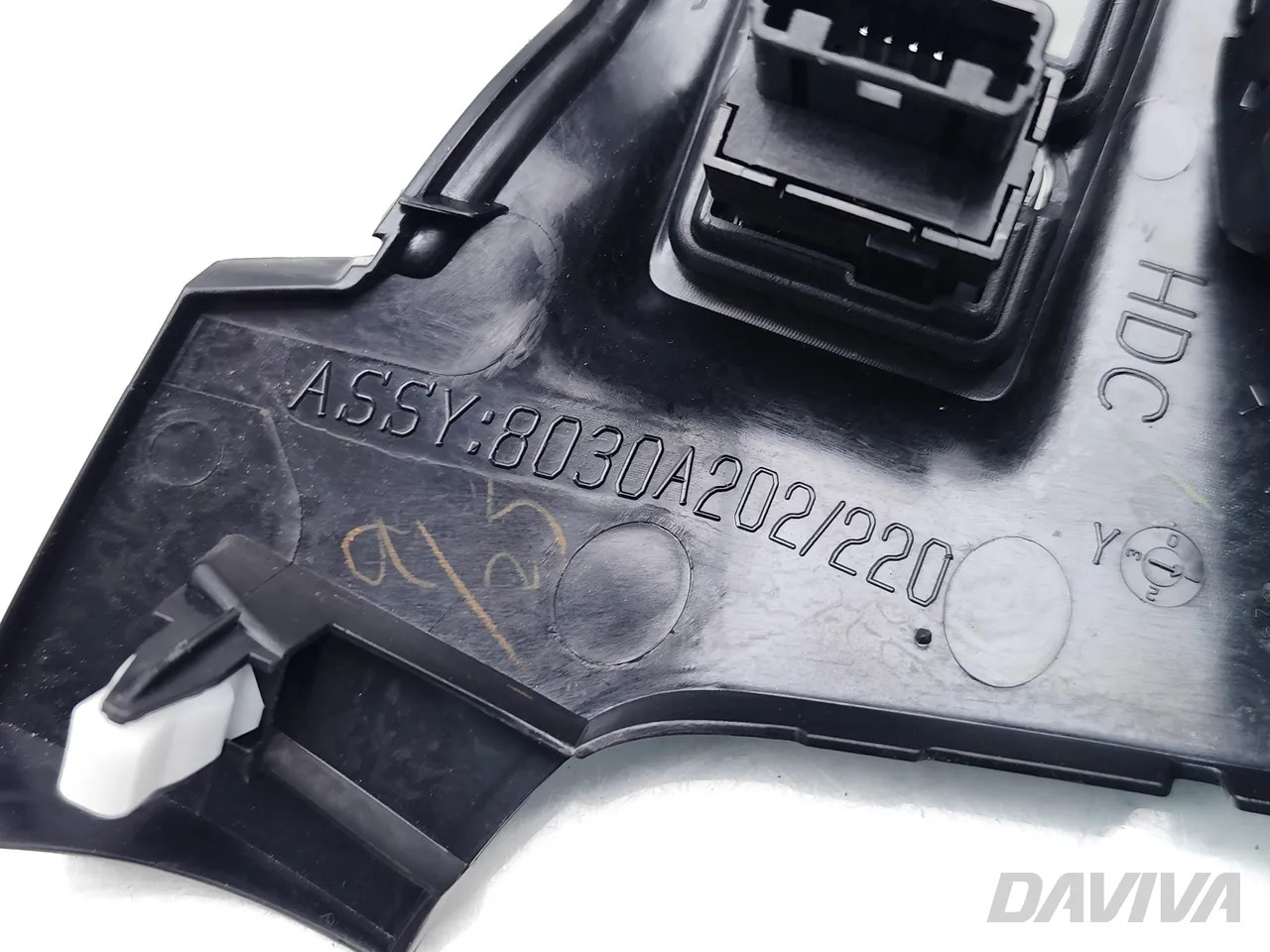 Mitsubishi Outlander Dashboard Side Air Vent Grill Front Right 2018 SUV 4/5dr - Image 7