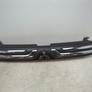 2014 MITSUBISHI OUTLANDER GX 4 DI-D Front Grille