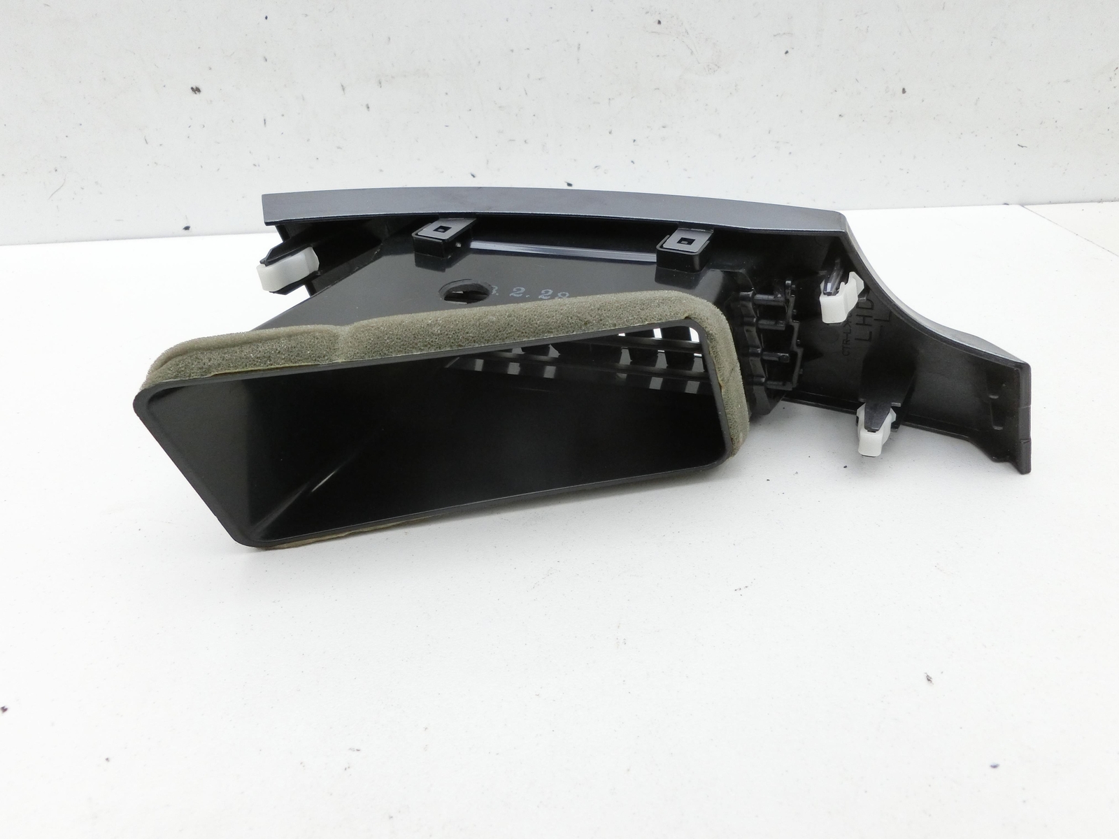 Air shower Air nozzle Left Front Centre for Peugeot 4007 GP 07-12 8030A013ZZ - Image 4