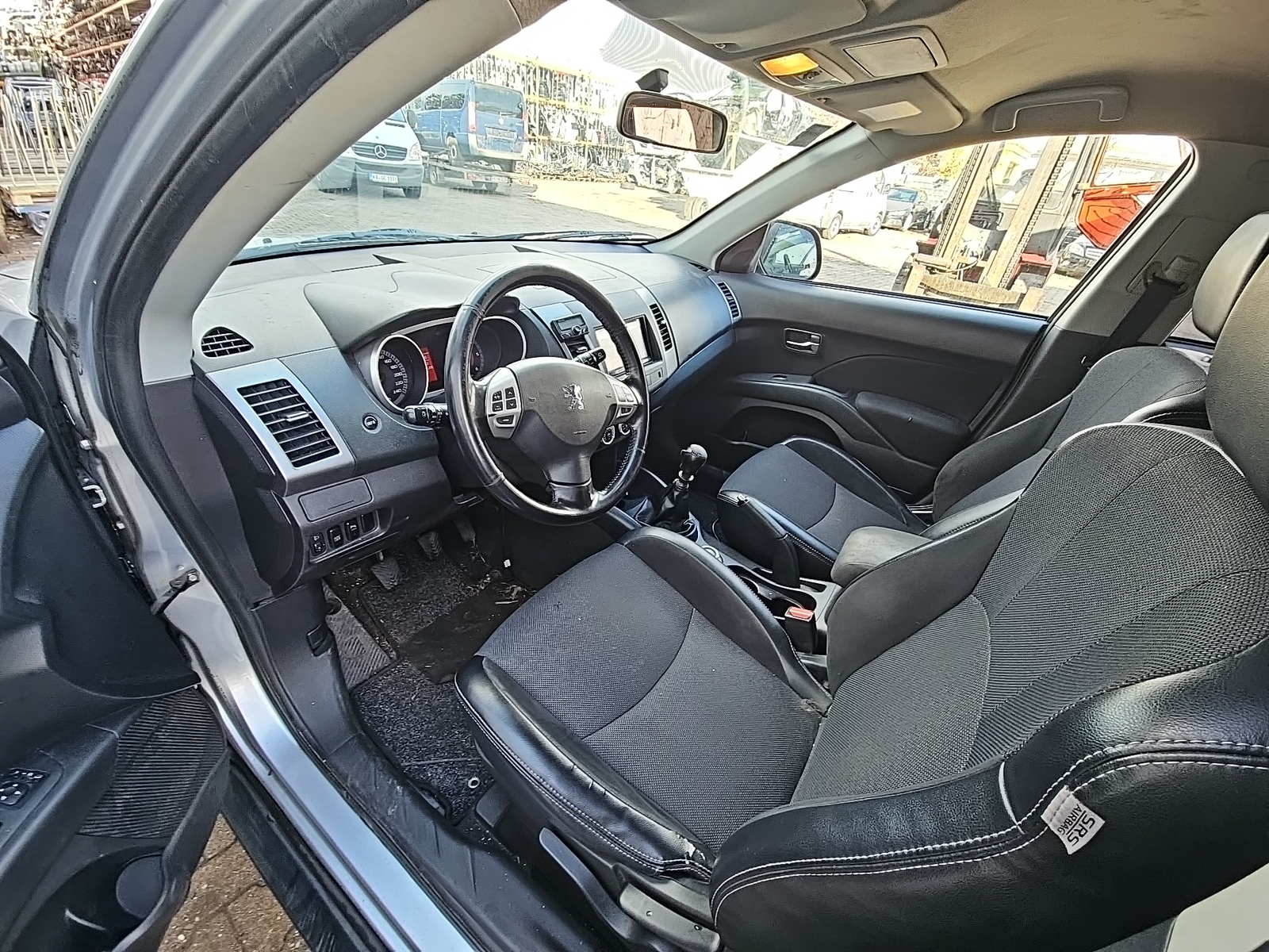 Air shower Air nozzle Left Front Centre for Peugeot 4007 GP 07-12 8030A013ZZ - Image 10