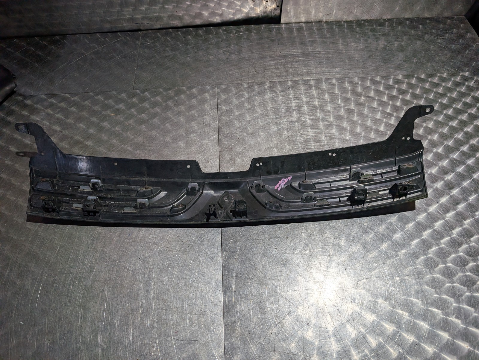 MITSUBISHI OUTLANDER MK3 RADIATOR BUMPER GRILLE WITH LOGO CENTRE MIDDLE 2013 - Image 5