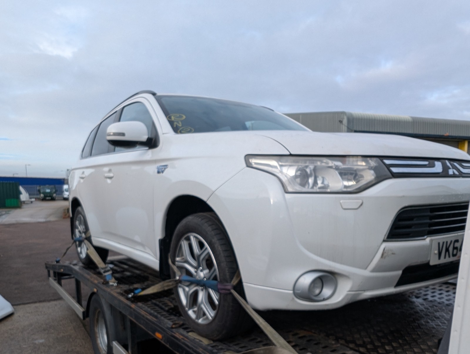 MITSUBISHI OUTLANDER MK3 RADIATOR BUMPER GRILLE WITH LOGO CENTRE MIDDLE 2013 - Image 9