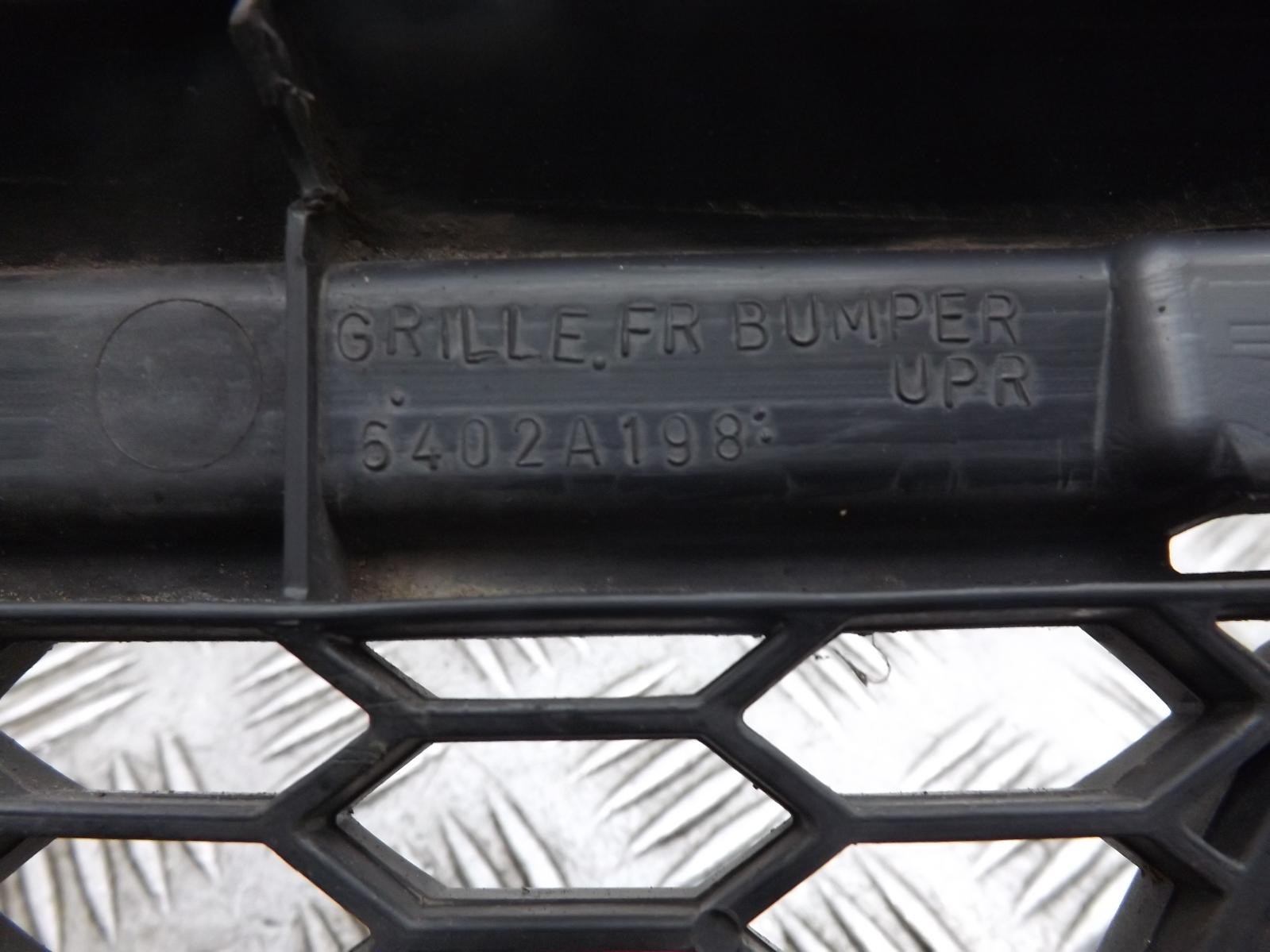 Mitsubishi Outlander Bumper Grille 6402A198 Mk2 2010-2013H - Image 2