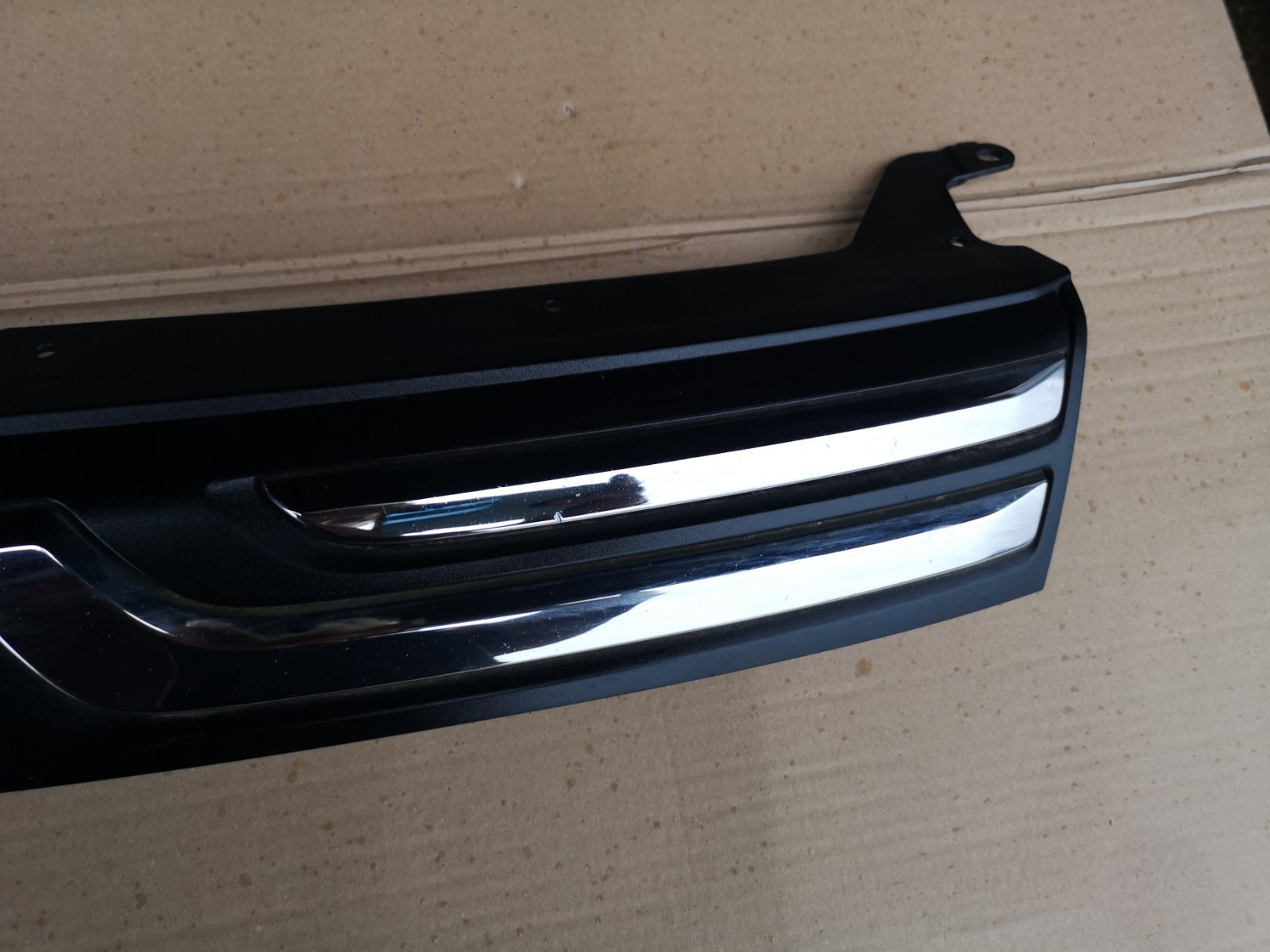 MITSUBISHI OUTLANDER 2.3 DiD 2013 MK3 FRONT BUMPER GRILL 7405A743 - Image 2