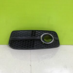 *Audi Q5 s line 2010- Genuine front bumper left foglight cover grille 8r0807681e