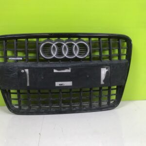Audi Q7 s line 2009 - Genuine front bumper centre grille