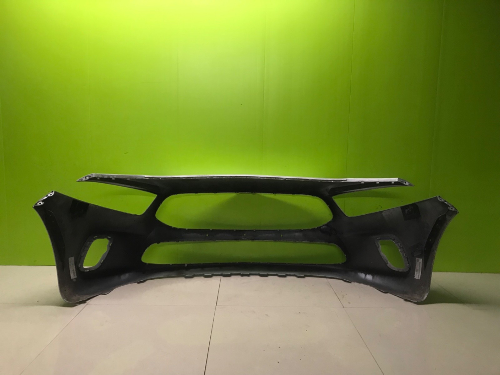 Mercedes a class w177 se 2018- genuine front bumper a1778800110 - Image 4