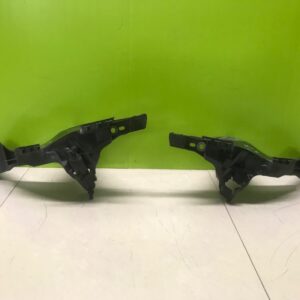 *Audi a1 2011-14 genuine pair  headlight bracket pair