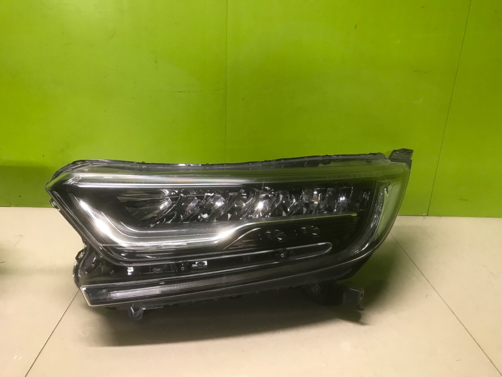 Honda crv 2017 mk5 - Genuine full led headlights pair - Image 3