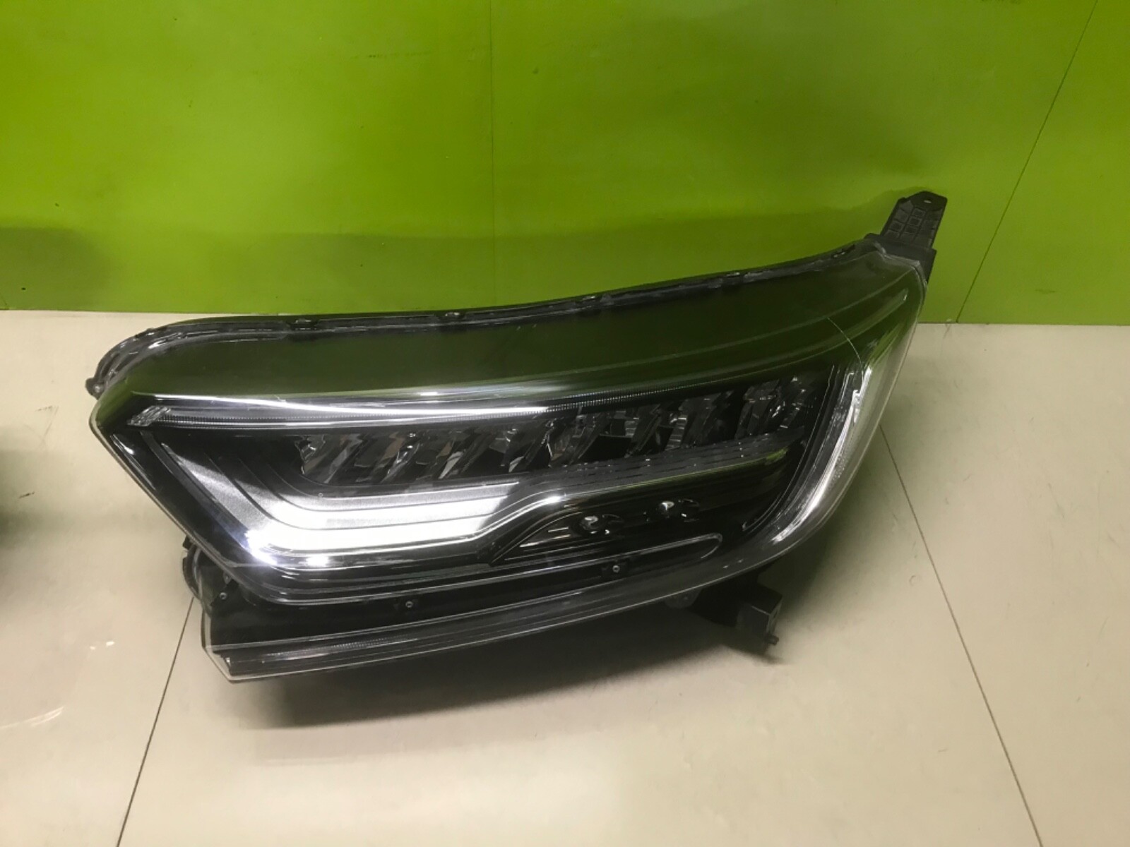Honda crv 2017 mk5 - Genuine full led headlights pair - Image 5