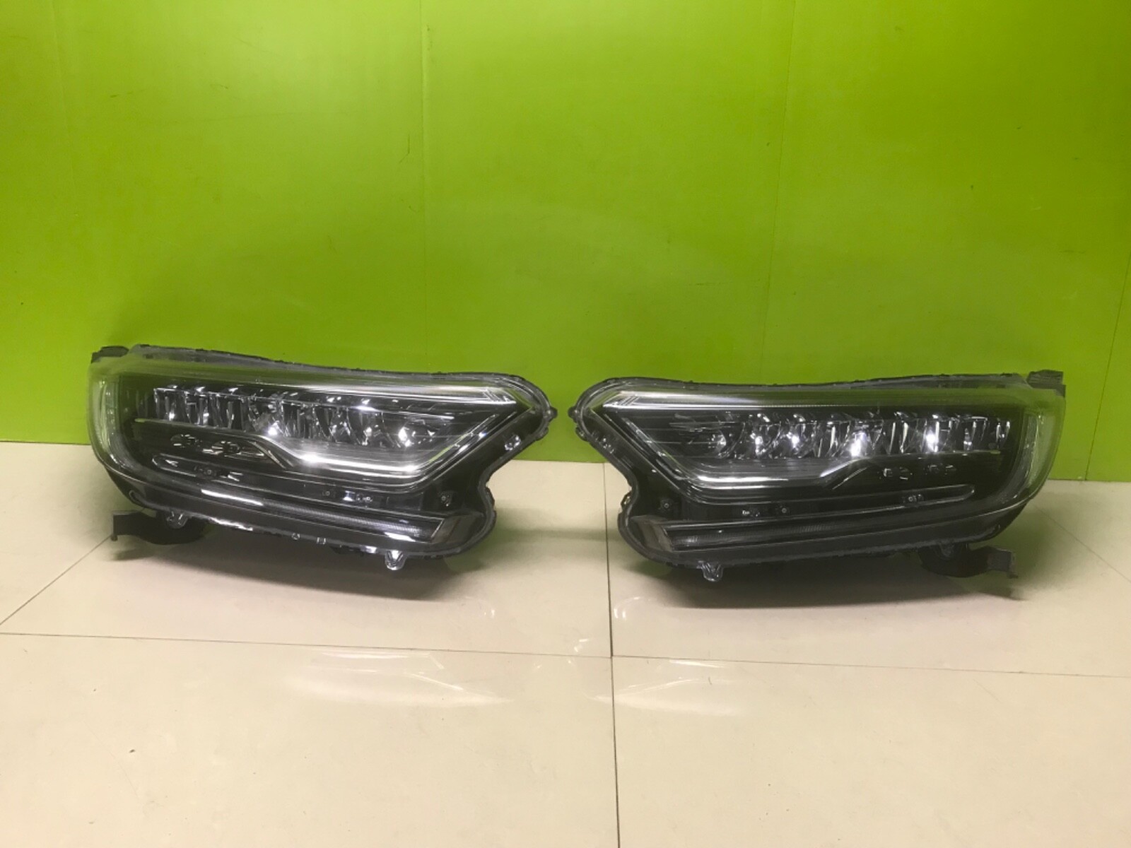 Honda crv 2017 mk5 - Genuine full led headlights pair