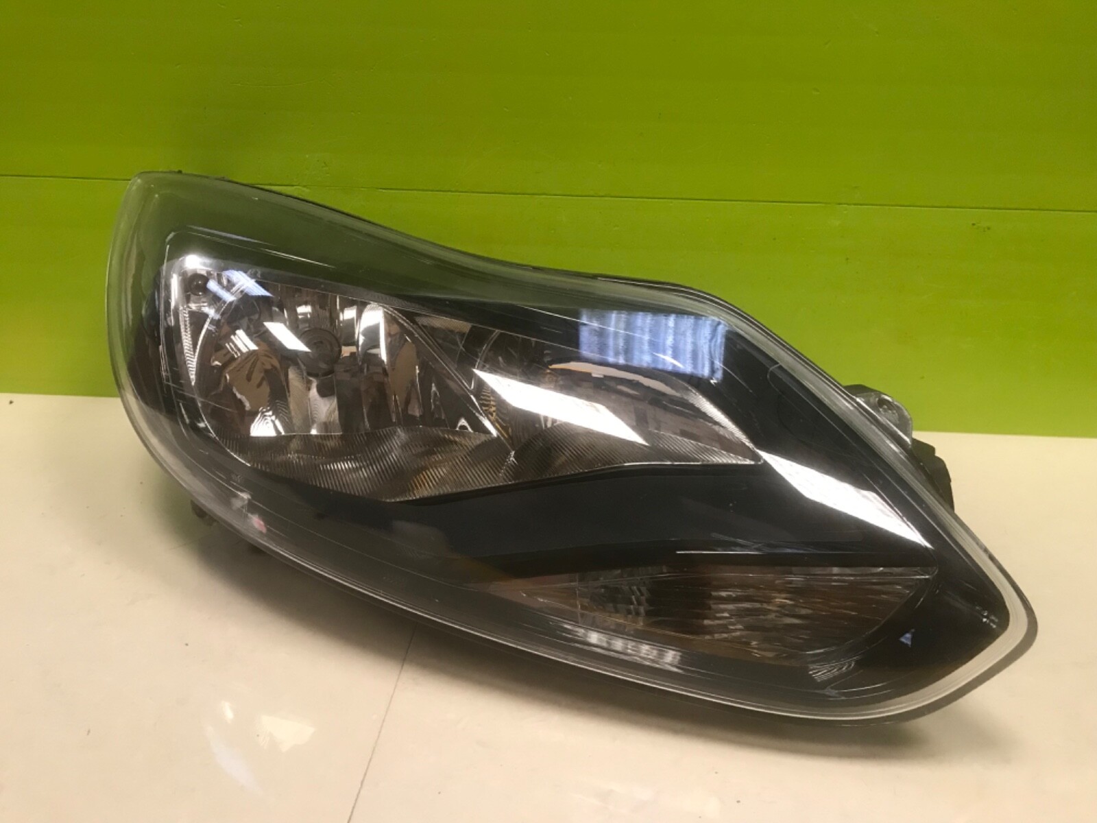 Ford focus 2011-13 Genuine pair headlights - Image 2