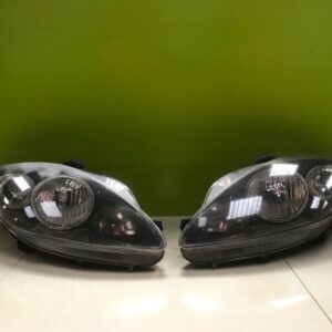 Seat Leon 2009-genuine pair headlights