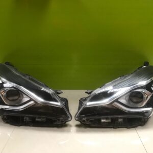 Toyota yaris 2017- genuine pair Led headlights