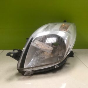 Toyota yaris 2009- genuine  passenger headlight