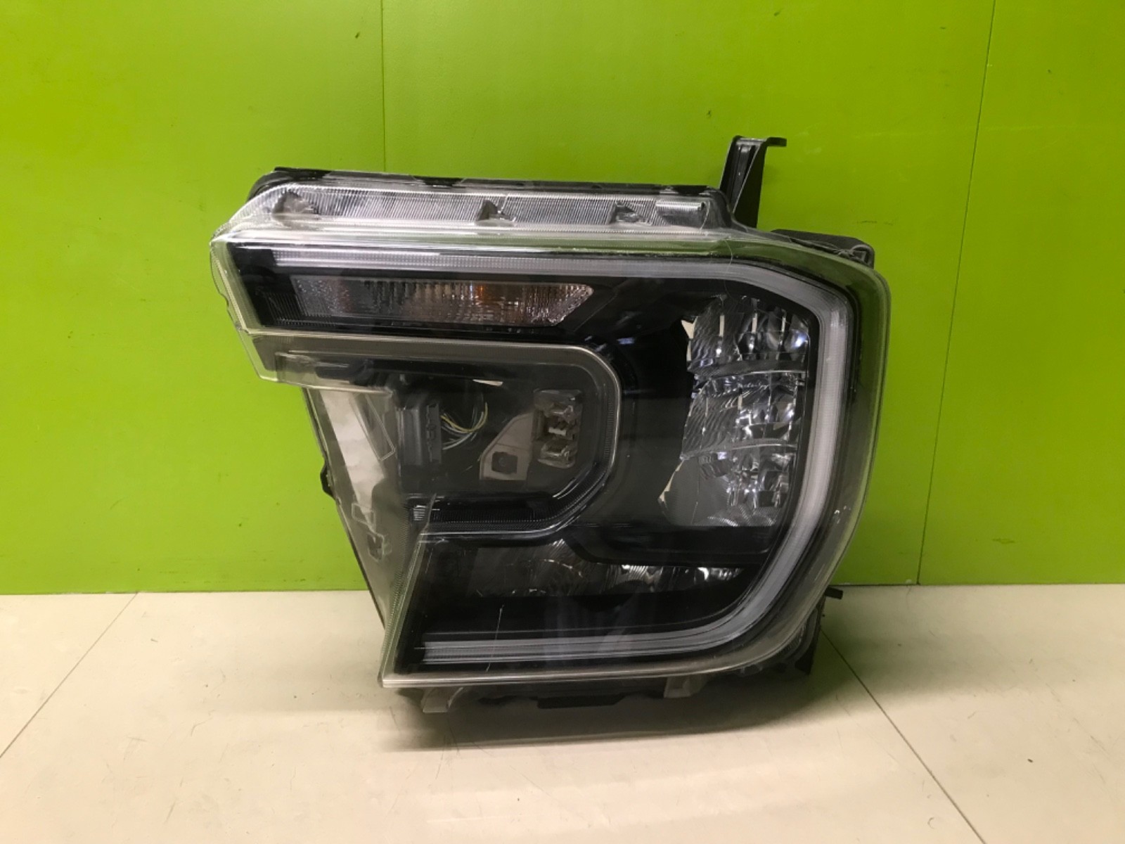 Ford Ranger 2024- genuine passenger led headlight