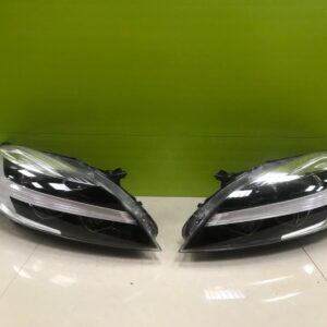 Volvo v40 2014- Genuine pair  led Headlights 31677021/31677020