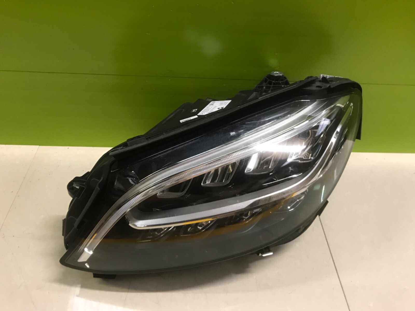 Mercedes c class coupe 2018- Genuine passenger full led headlight a2059068105 - Image 2