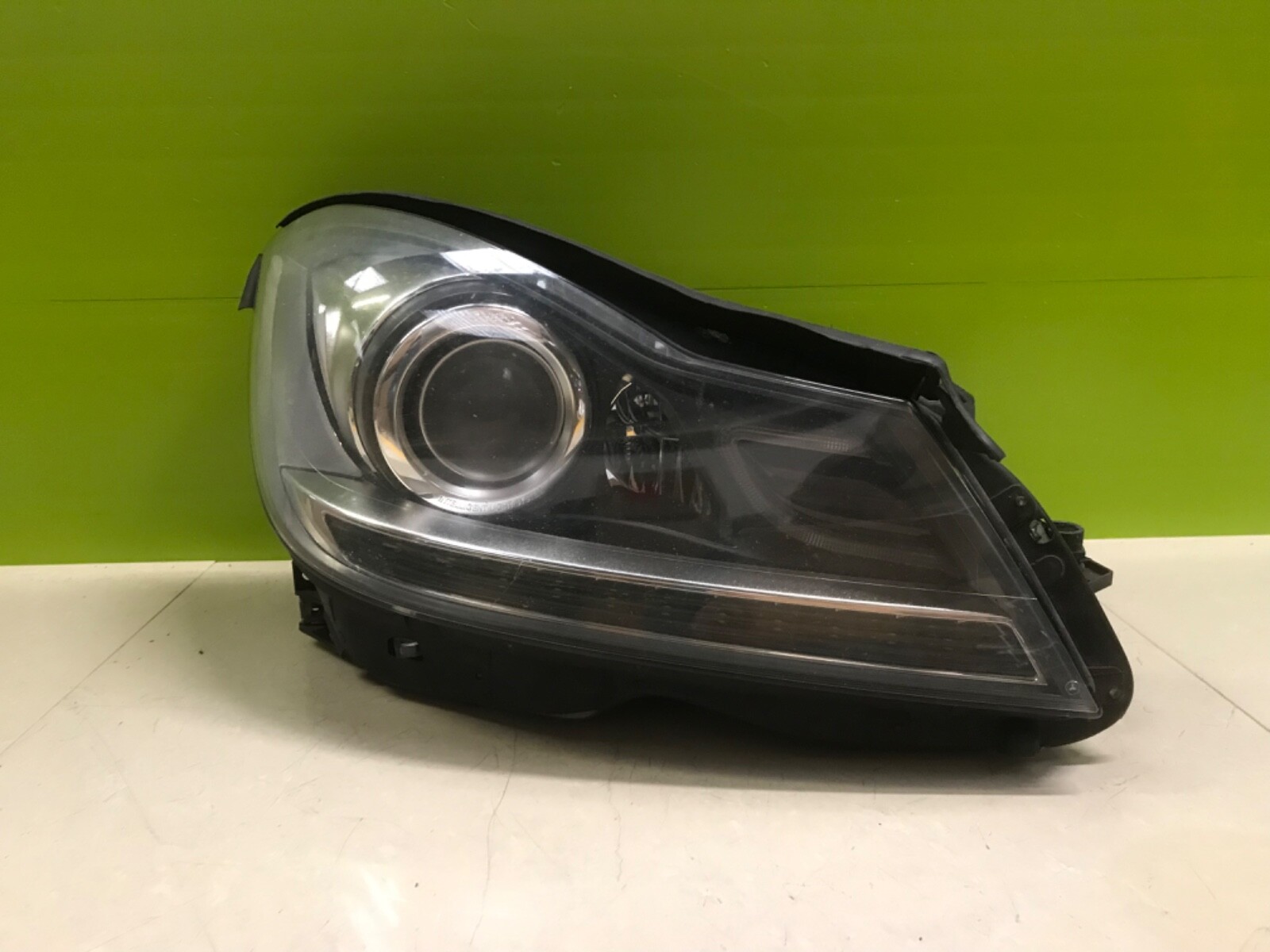 Mercedes c class w204 2011- 15 genuine headlight xenon a2048204639