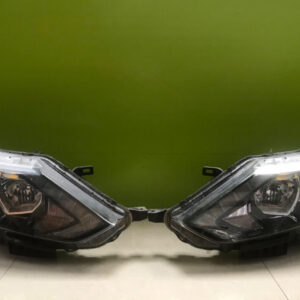 Nissan Qashqai 2013- Genuine Headlights pair