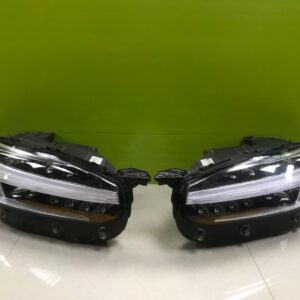 Volvo xc90 2015-  genuine pair  Led headlights 32228697/8696
