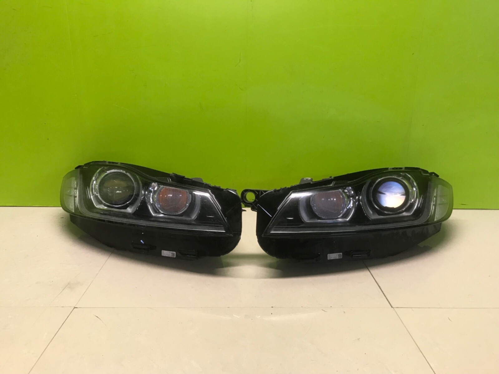 Jaguar f-pace 2015-19 Genuine xenon pair Headlights