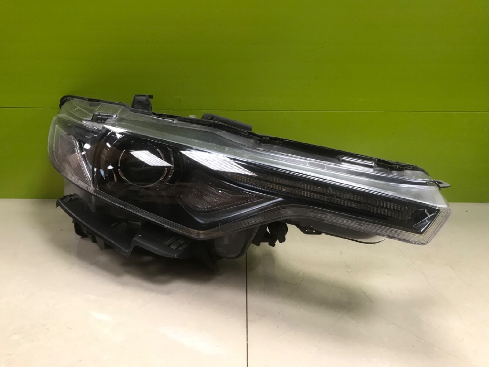 Maserati levante 2016-23 Genuine pair led headlights - Image 2