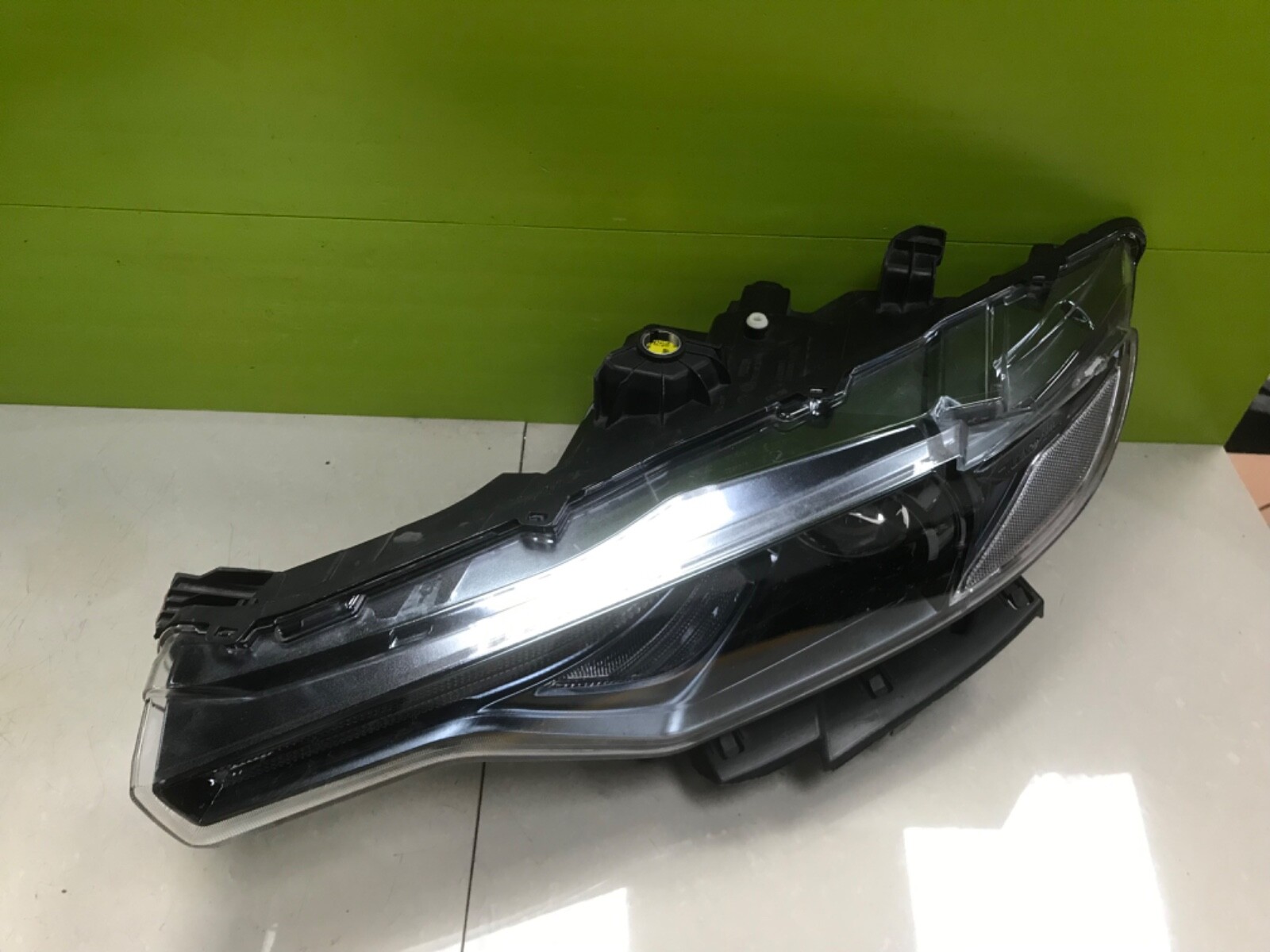 Maserati levante 2016-23 Genuine pair led headlights - Image 5