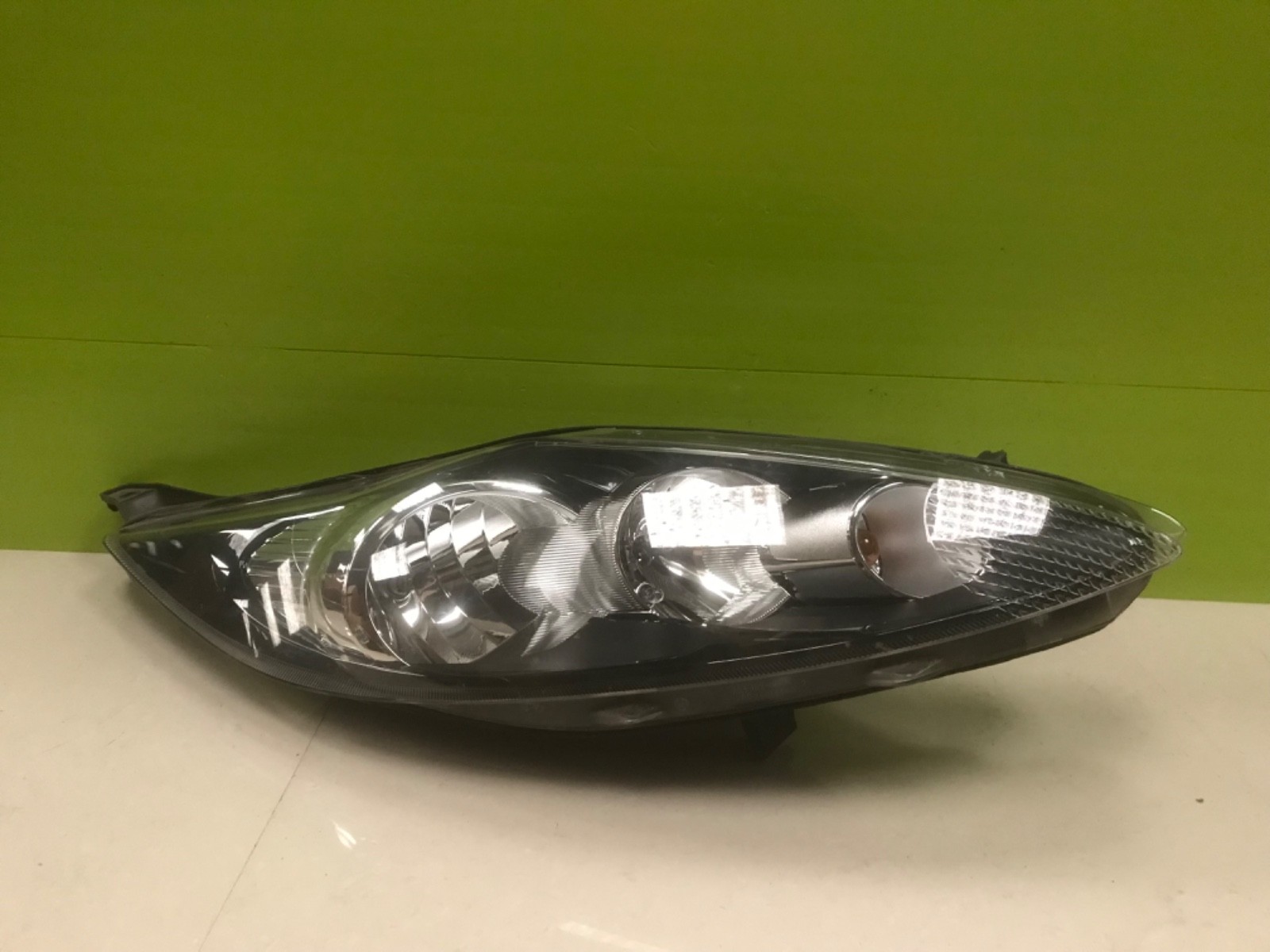 Ford fiesta 2008-12 genuine driver side halogen Headlight