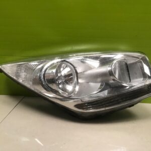 Kia venga 2014 -on  genuine driver side headlight 92102