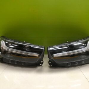 Volvo xc40 2017-21 genuine pair  Led headlight 31446779/31446780