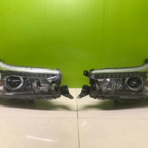 Toyota hilux 2016- 19 genuine pair Led headlights