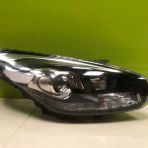 Kia Carens 2013-on  genuine driver or passenger  side headlight each