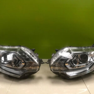Mitsubishi l 200 2009-15  Genuine passenger headlight