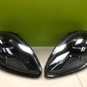 Porsche Macan 2018-Genuine pair led headlights 95b941009aj,010at