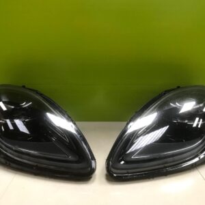 Porsche Macan Gts 2020-Genuine pair led headlights 95b941015g,016g