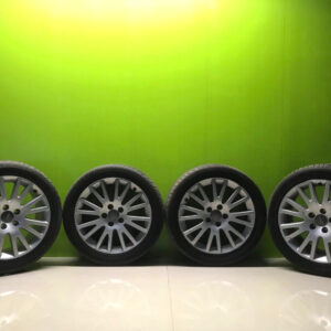 Audi a3/s3/a4 golf r32 mk 5 2009- genuine  set Alloys Wheels 235/45/r17  7:5 j