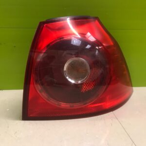 Vw golf mk5. 2005 - genuine driver side l Rear light