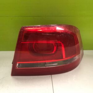 Vw passat b7  2010-14 Genuine driver  Rear light 3ae945096c